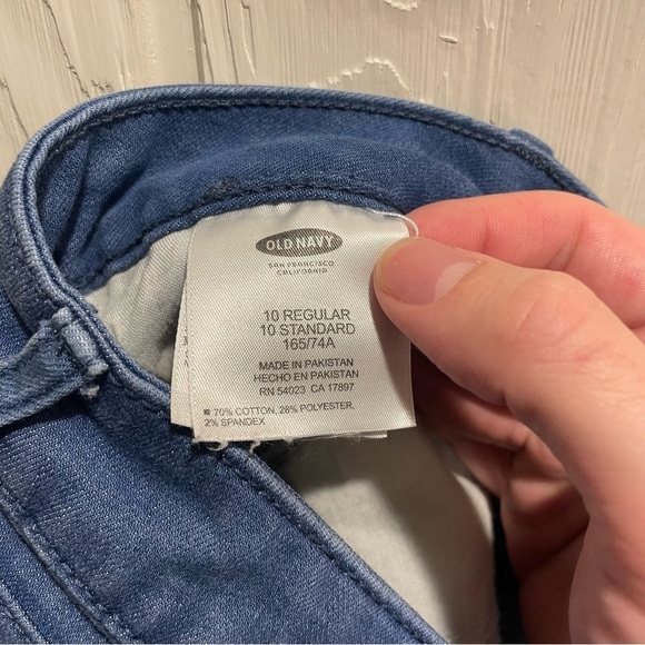 Old Navy Rockstar Mid-Rise Jeans - Picture 2 of 6